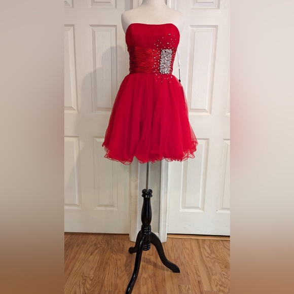 Brand new red Sherri Hill size 8 cocktail - Picture 1 of 4